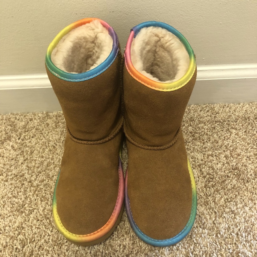 UGG Rainbow Genuine Shearling Lined Boot